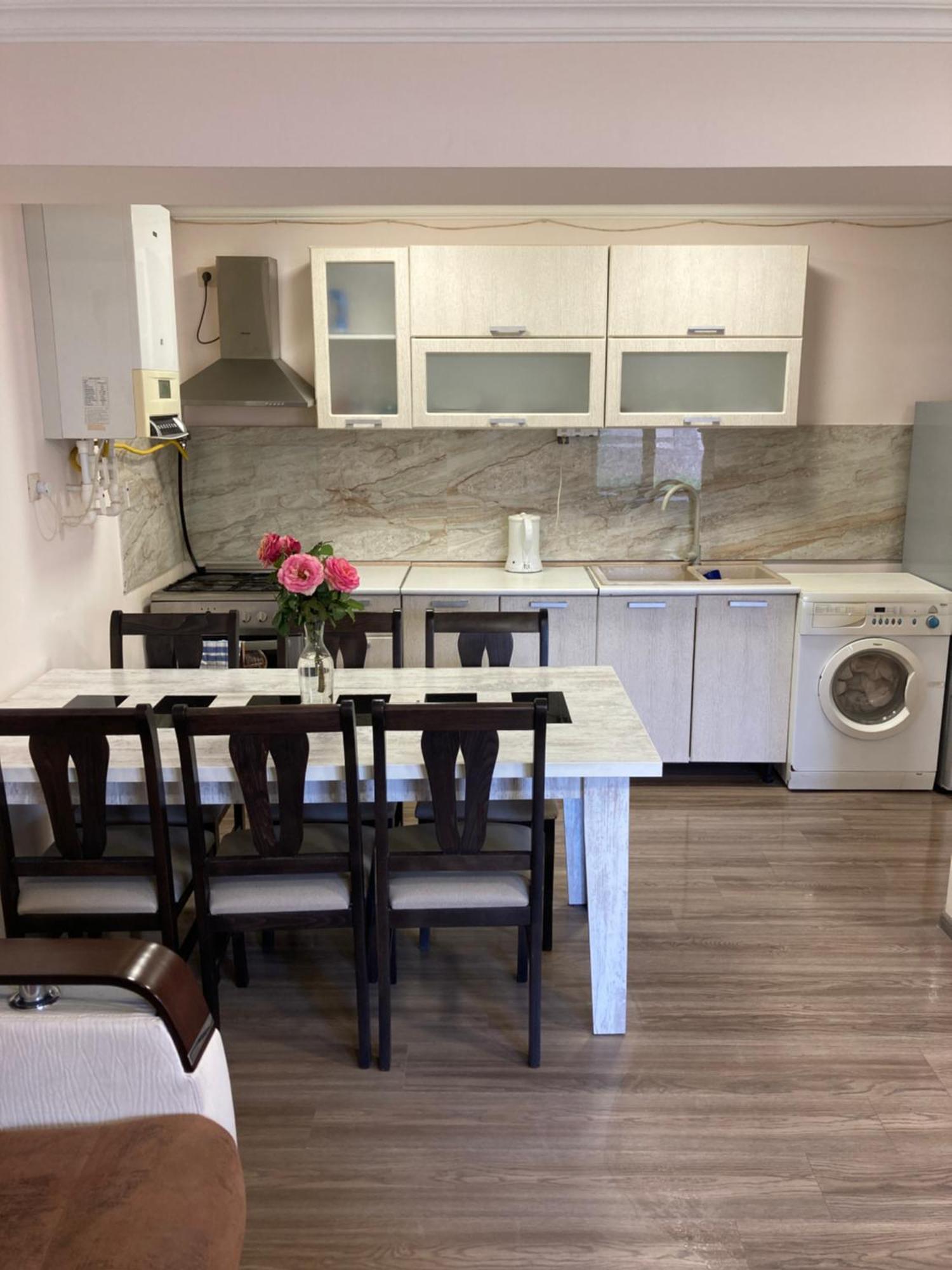 Armen'S Apartment Ереван Экстерьер фото